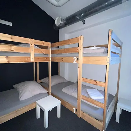 Girlstel - Girls Only Space * 브로츠와프