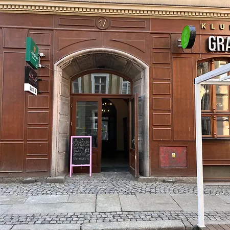Girlstel - Girls Only Space Hostal *