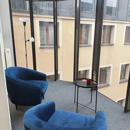 Girlstel - Girls Only Space Hostal *