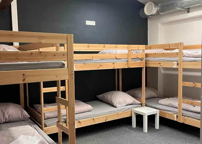 Girlstel - Girls Only Space