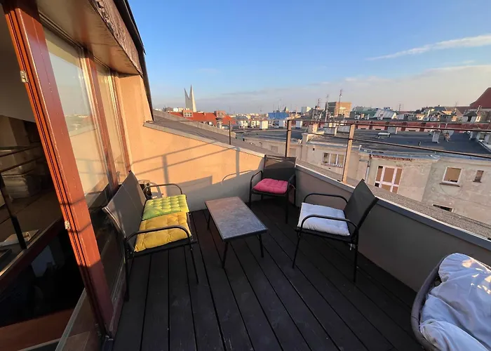 Girlstel - Girls Only Space Hostel