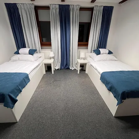 Girlstel - Girls Only Space Hostel *