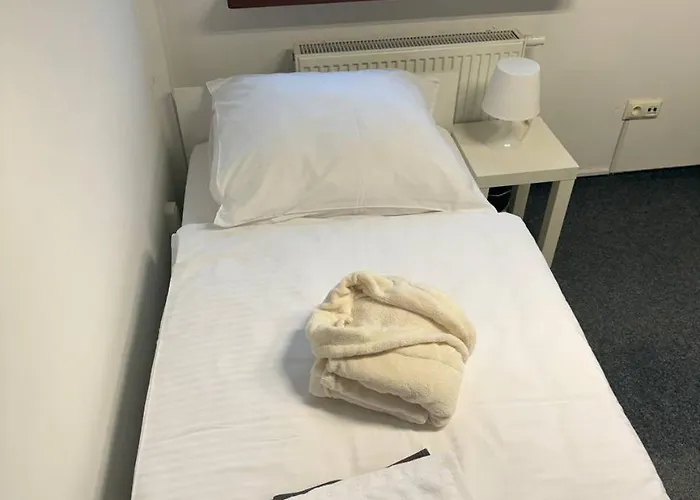 Girlstel - Girls Only Space * Βρότσλαβ