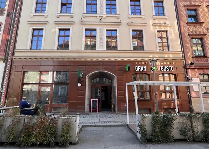 Girlstel - Girls Only Space Wroclaw