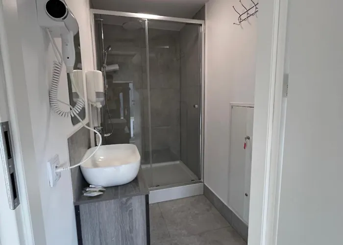 Girlstel - Girls Only Space